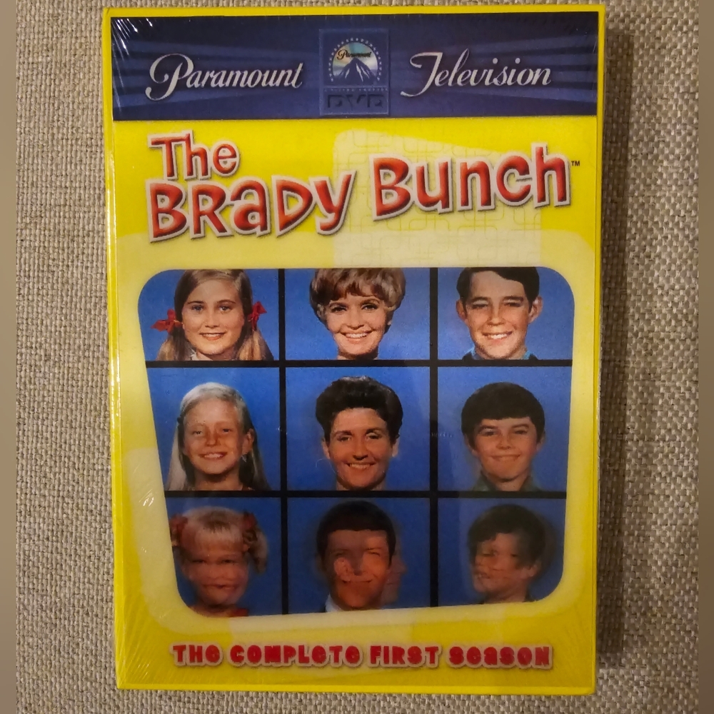 Paramount Television The Brady Bunch 4-Disc DVDs The Complete First Season   New